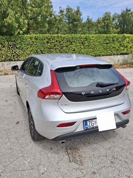 Volvo V40 D2 automatik REZERVIRANO, pogled izvana - slika 4