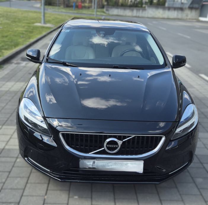 Volvo V40 D2 Inscription, bijela koža, 2 seta kotača, fotografija 4