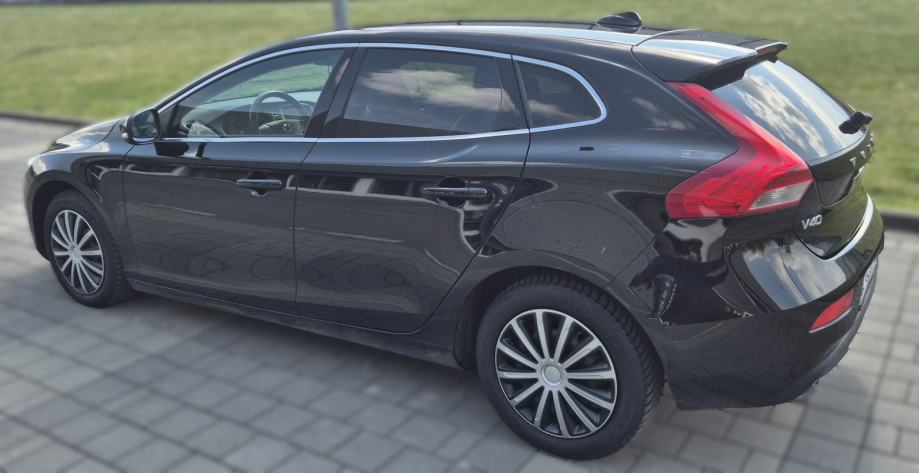 Volvo V40 D2 Inscription, bijela koža, 2 seta kotača, fotografija 7
