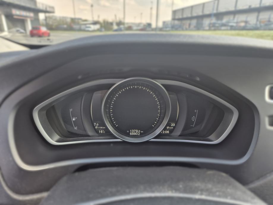 Volvo V40 D2 Inscription, bijela koža, 2 seta kotača, fotografija 10