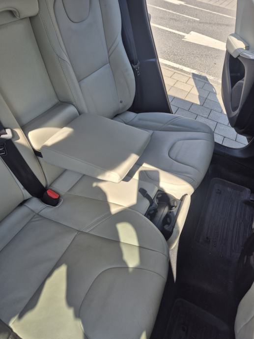 Volvo V40 D2 Inscription, bijela koža, 2 seta kotača, fotografija 15