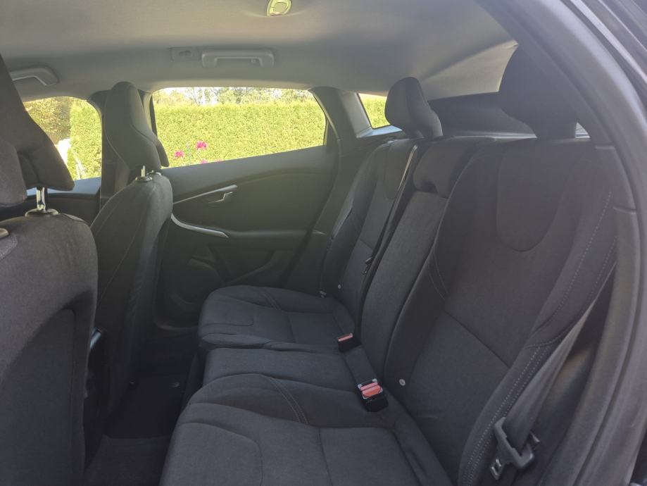 Volvo V40 D2 registriran do 8/2027, fotografija 13