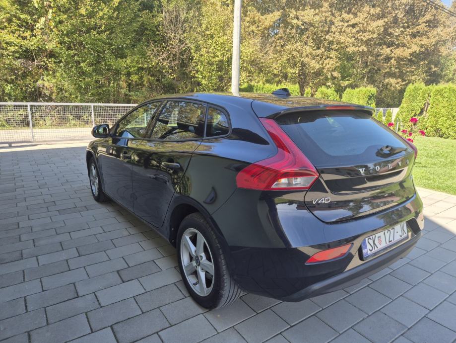 Volvo V40 D2 registriran do 8/2027, fotografija 5