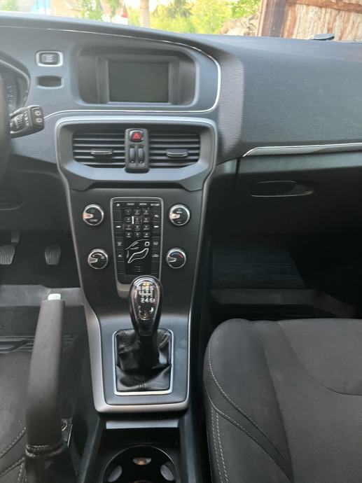 Volvo V40 D2, fotografija 7