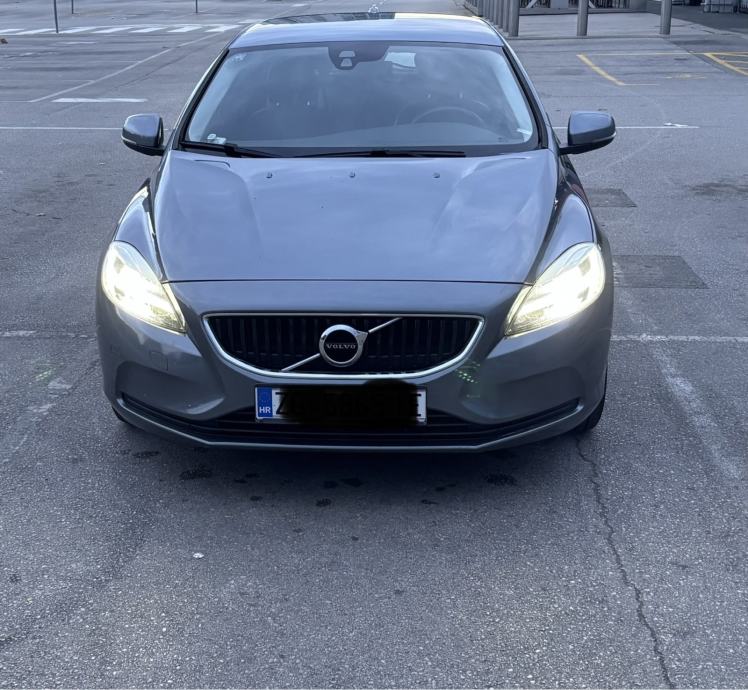 Volvo V40 D2, fotografija 3