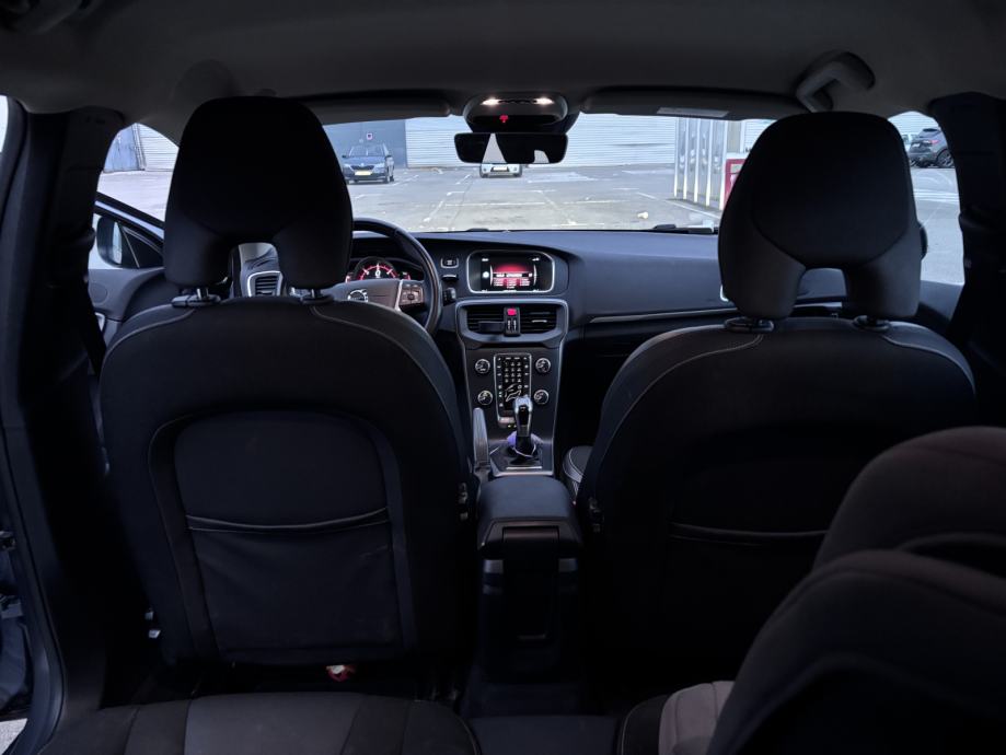 Volvo V40 D2, fotografija 4