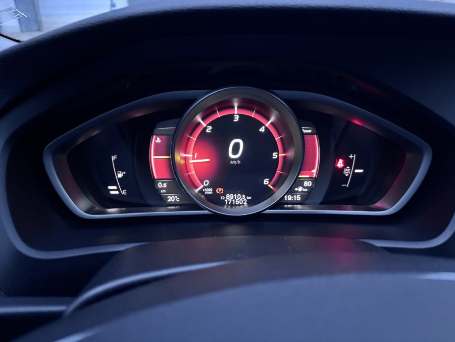 Volvo V40 D2, fotografija 8
