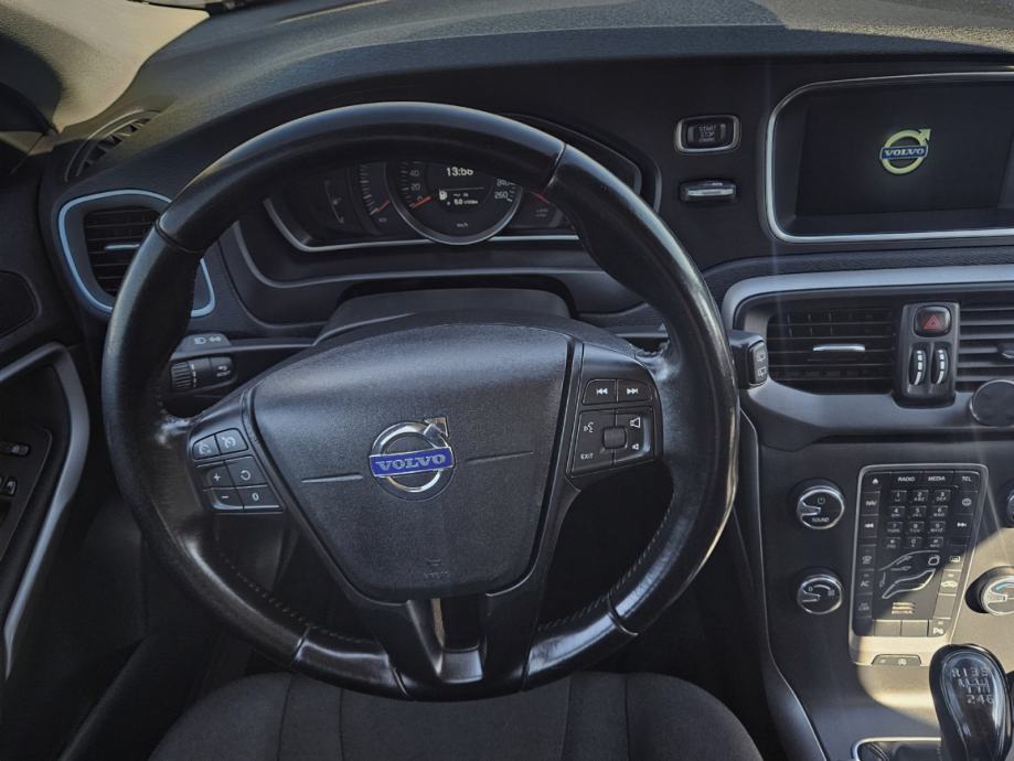 Volvo V40 D2, fotografija 7