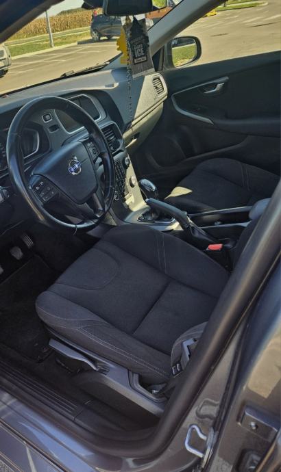 Volvo V40 D2, fotografija 10
