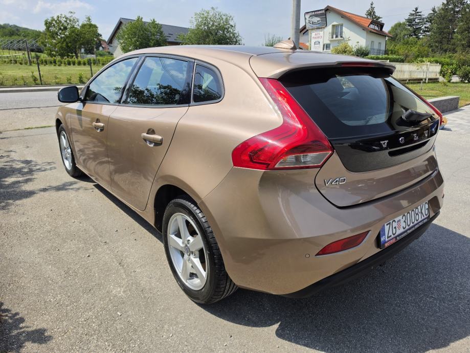 Volvo V40 D3, fotografija 4