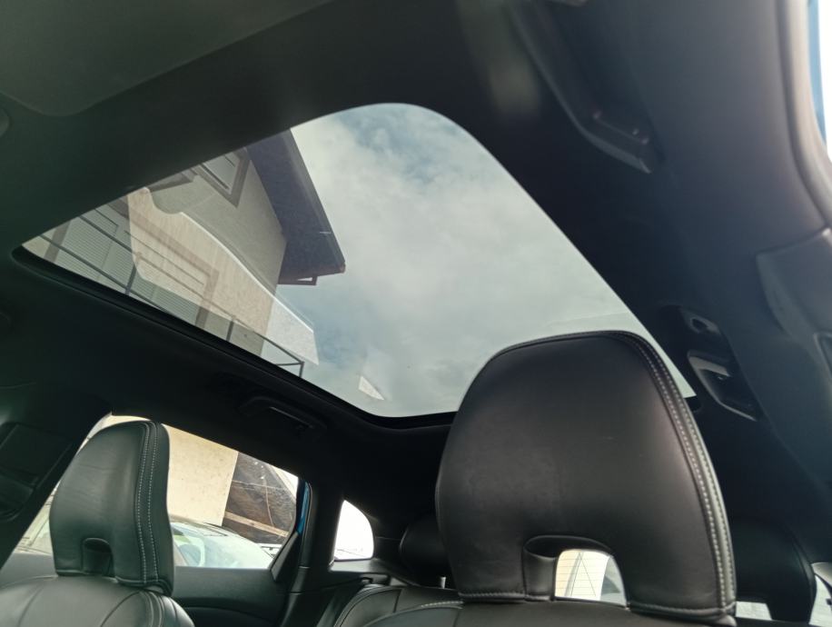 Volvo V40 D4 2.0 (140KW) R - Design mod.2015 - PANORAMA/ PDC/ KOŽA, fotografija 16