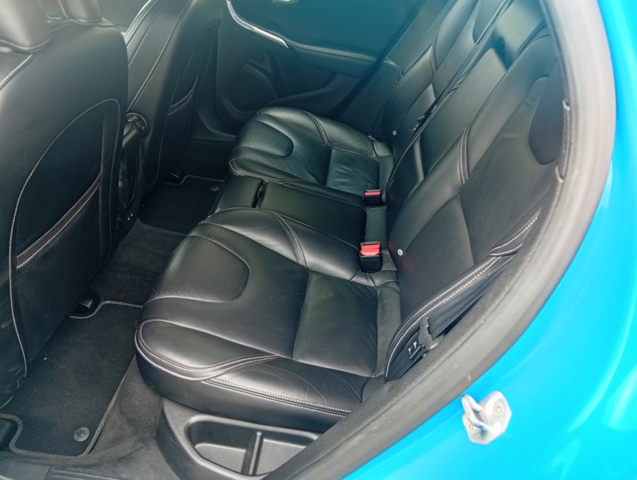 Volvo V40 D4 2.0 (140KW) R - Design mod.2015 - PANORAMA/ PDC/ KOŽA, fotografija 11