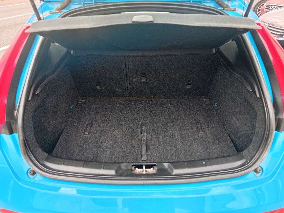 Volvo V40 D4 2.0 (140KW) R - Design mod.2015 - PANORAMA/ PDC/ KOŽA, fotografija 12