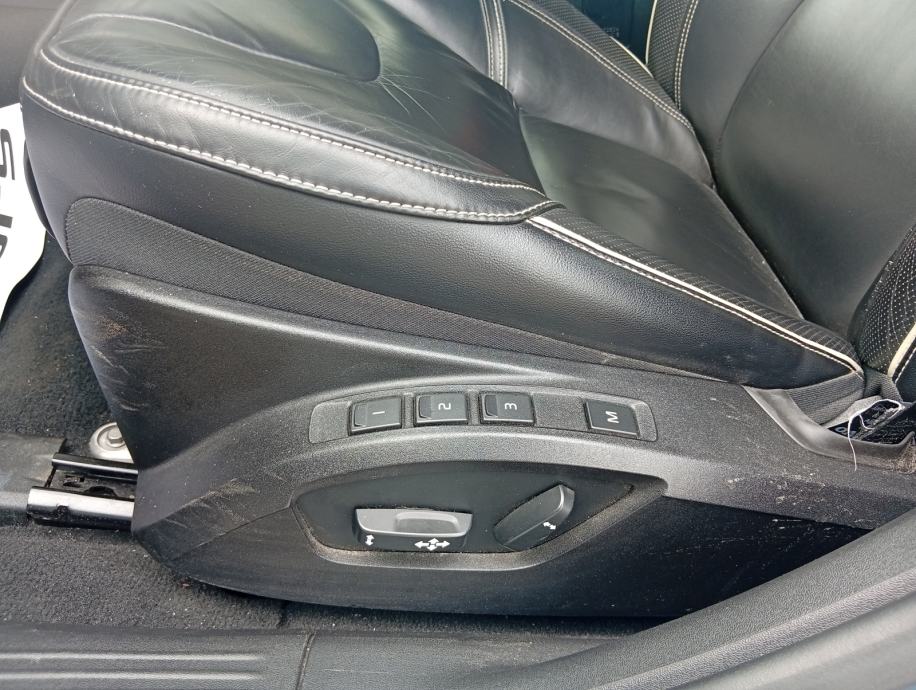 Volvo V40 D4 2.0 (140KW) R - Design mod.2015 - PANORAMA/ PDC/ KOŽA, fotografija 14