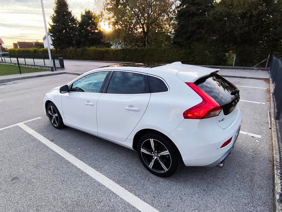 Volvo V40 T3 R-Design 152KS Automatik | 2018.| Facelift | TOP st. PDV, fotografija 4