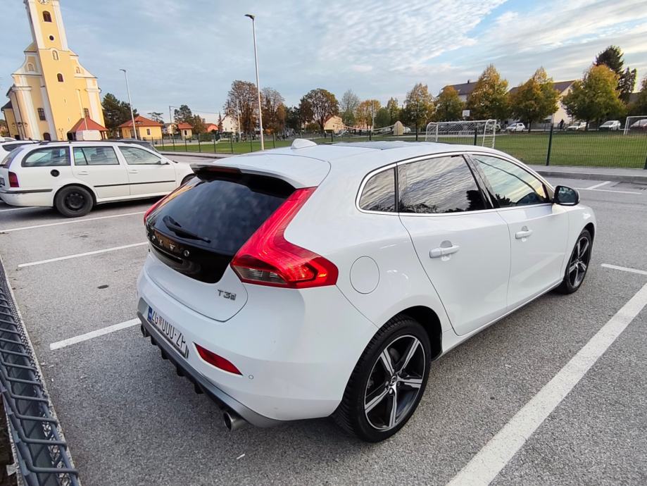 Volvo V40 T3 R-Design 152KS Automatik | 2018.| Facelift | TOP st. PDV, fotografija 3