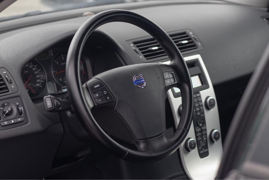 Volvo V50 D2••REGISTRIRAN••NAPRAVLJEN VELIKI SERVS••, fotografija 7
