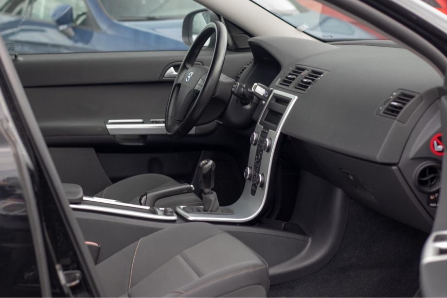 Volvo V50 D2••REGISTRIRAN••NAPRAVLJEN VELIKI SERVS••, fotografija 9