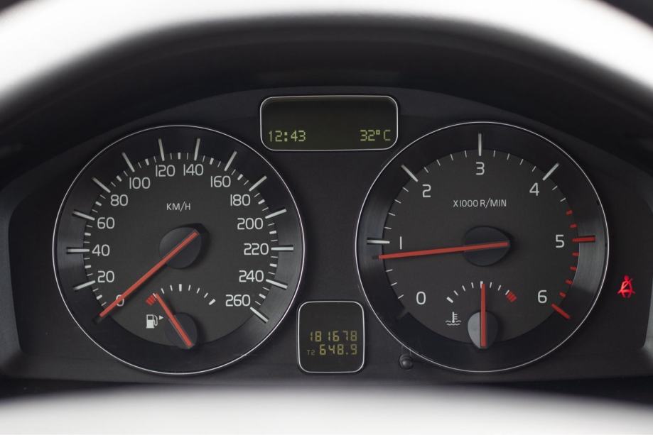 Volvo V50 D2••REGISTRIRAN••NAPRAVLJEN VELIKI SERVS••, fotografija 10