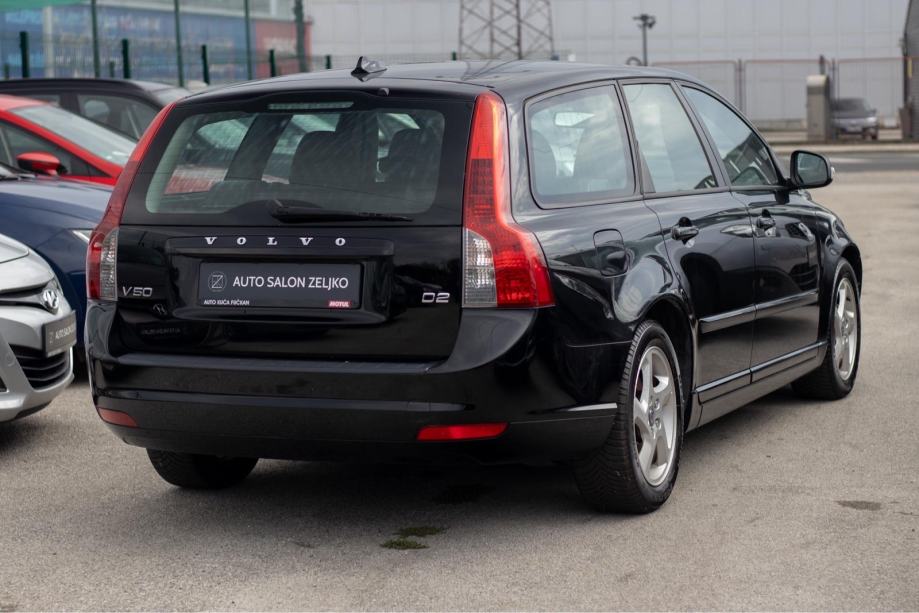 Volvo V50 D2••REGISTRIRAN••NAPRAVLJEN VELIKI SERVS••, fotografija 4