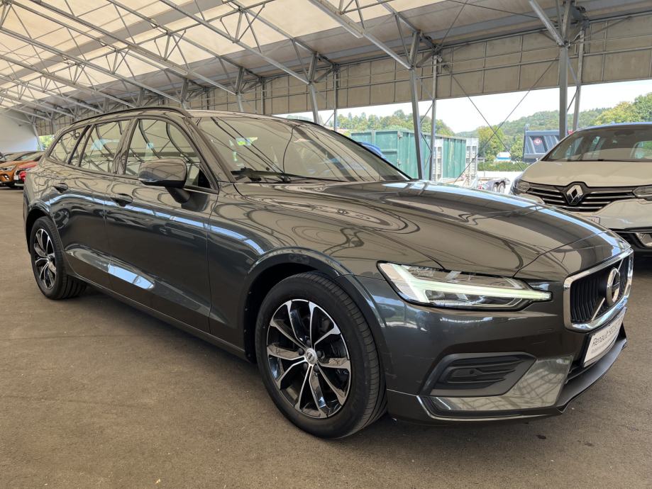Volvo V60 B3P Momentum Pro Automatik, fotografija 3