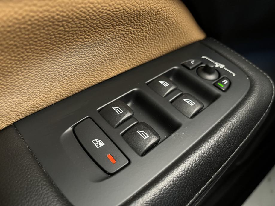 Volvo V60 B3P Momentum Pro Automatik, fotografija 18