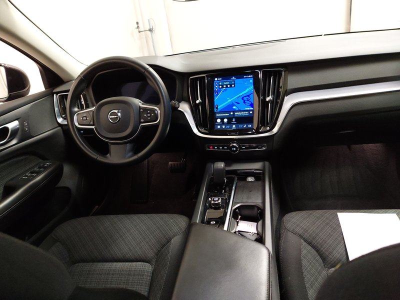Volvo V60 B4 D Core automatik • AHK • Full LED, fotografija 18