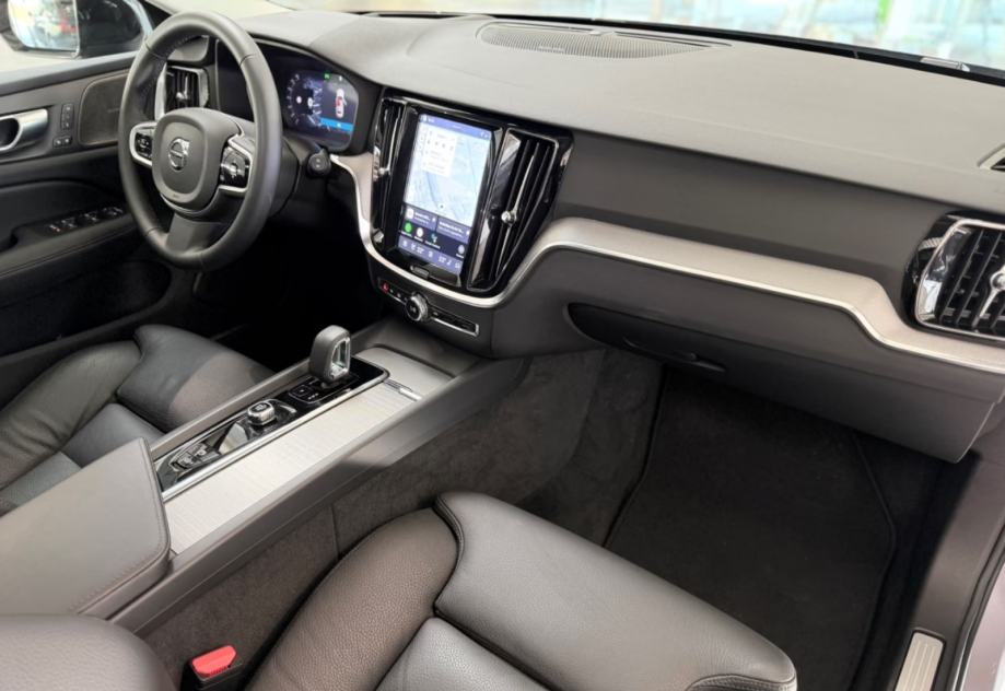 Volvo V60 B4 Plus Dark - 360 KAMERA, HUD, PANO,ADAP. LED, KOZA, H&K, fotografija 9