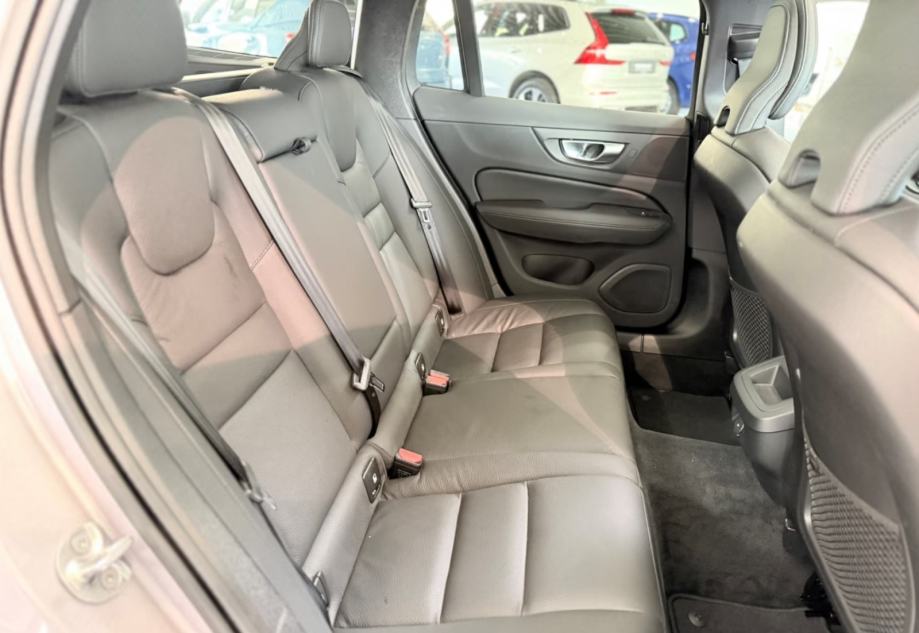 Volvo V60 B4 Plus Dark - 360 KAMERA, HUD, PANO,ADAP. LED, KOZA, H&K, fotografija 10