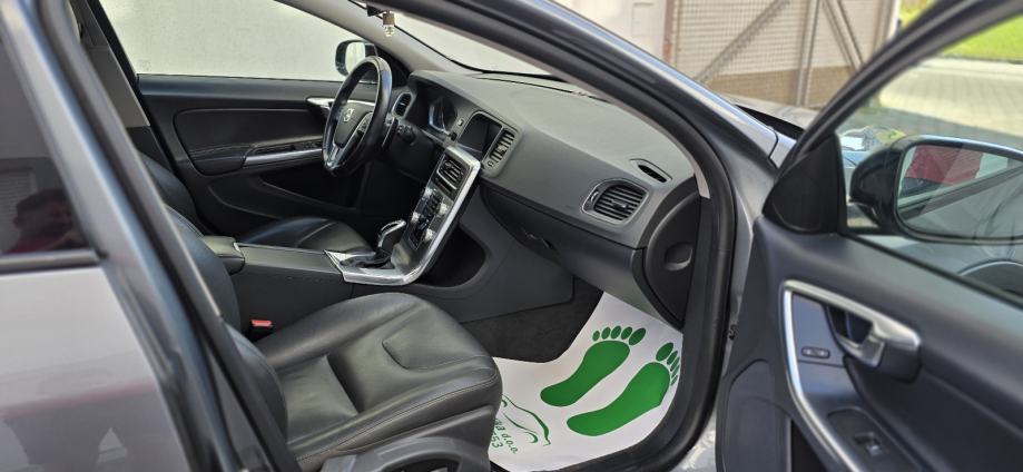 Volvo V60 Cross Country 2.0, 4D,automatic,nema pristojbe,reg 1 god., fotografija 8