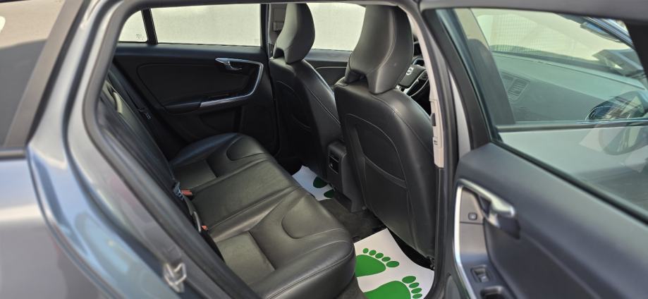 Volvo V60 Cross Country 2.0, 4D,automatic,nema pristojbe,reg 1 god., fotografija 9
