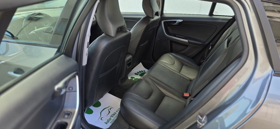 Volvo V60 Cross Country 2.0, 4D,automatic,nema pristojbe,reg 1 god., fotografija 10