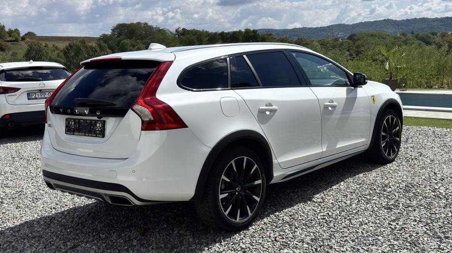 Volvo V60 Cross Country 2.0 D3*Automatik*Summum*Ne plaća se prijenos, fotografija 4