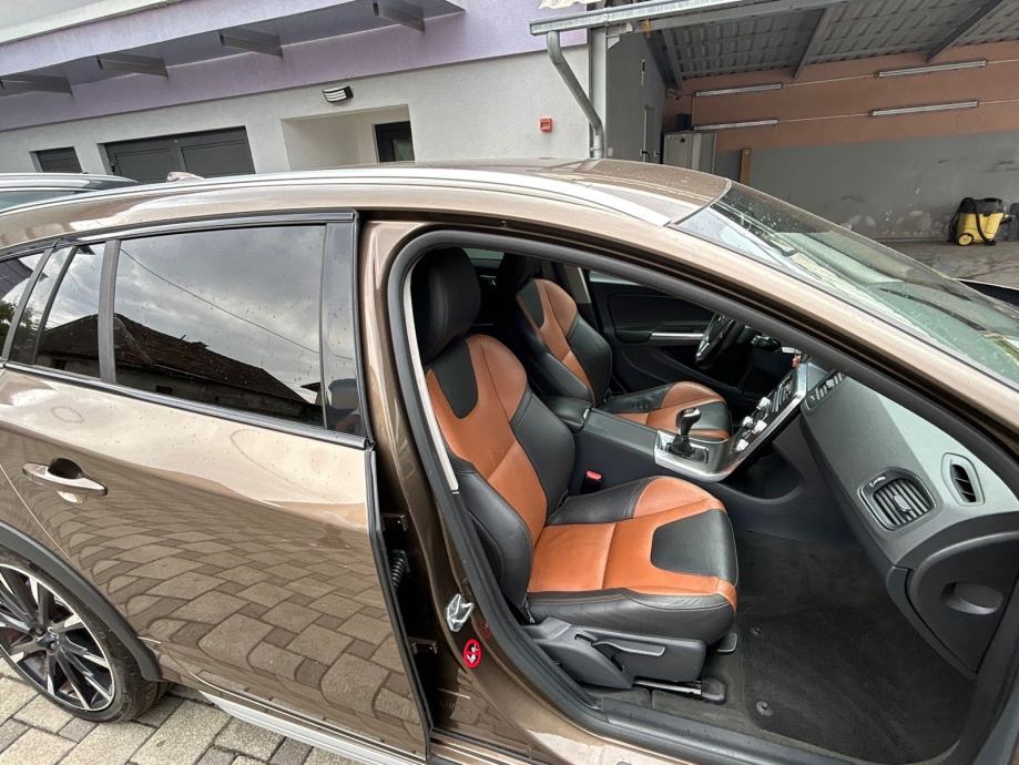 Volvo V60 Cross Country 2.0 D4 *garancija na km**full servisna**, fotografija 11