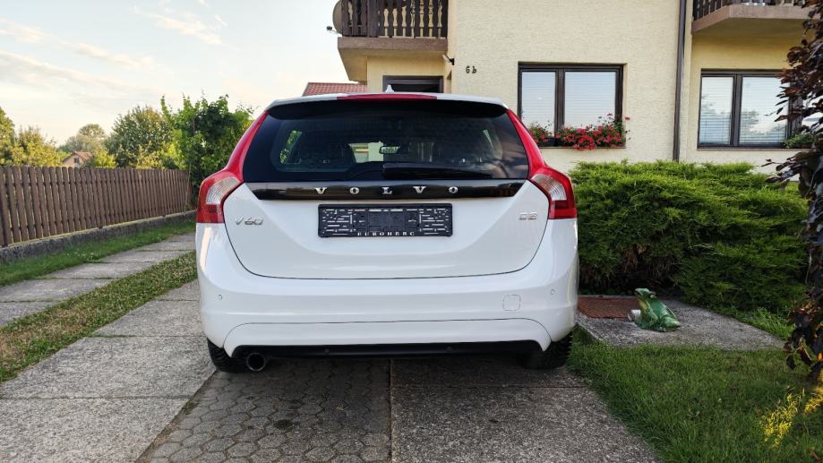 Volvo V60 D2 KINETIC SPORT. Automatik. Navi, koža, park senz., fotografija 5