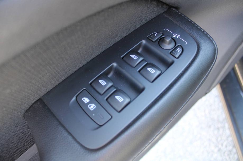 Volvo V60 D3 AUTOMATIK *LED, NAVIGACIJA, HARMAN-KARDON*, fotografija 14