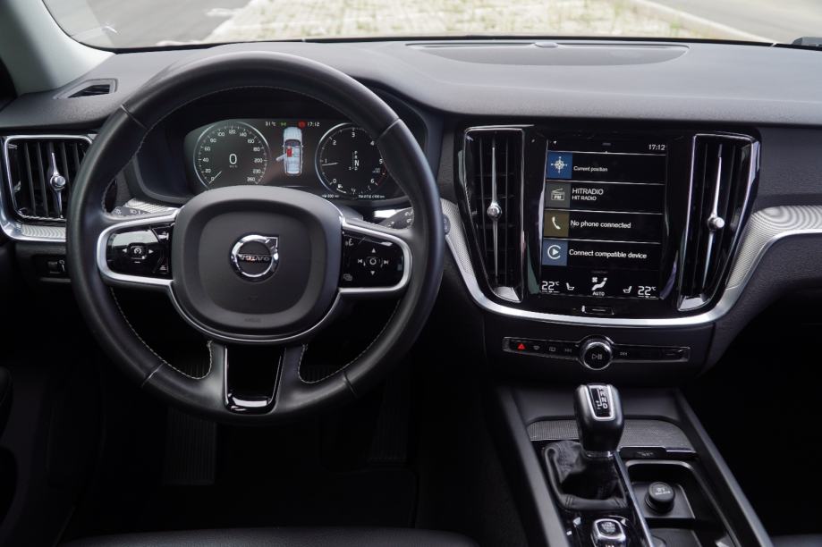 Volvo V60 D3 Inscription automatik 2019!!, fotografija 9