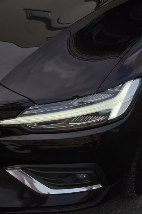 Volvo V60 D3 Inscription automatik 2019!!, fotografija 7