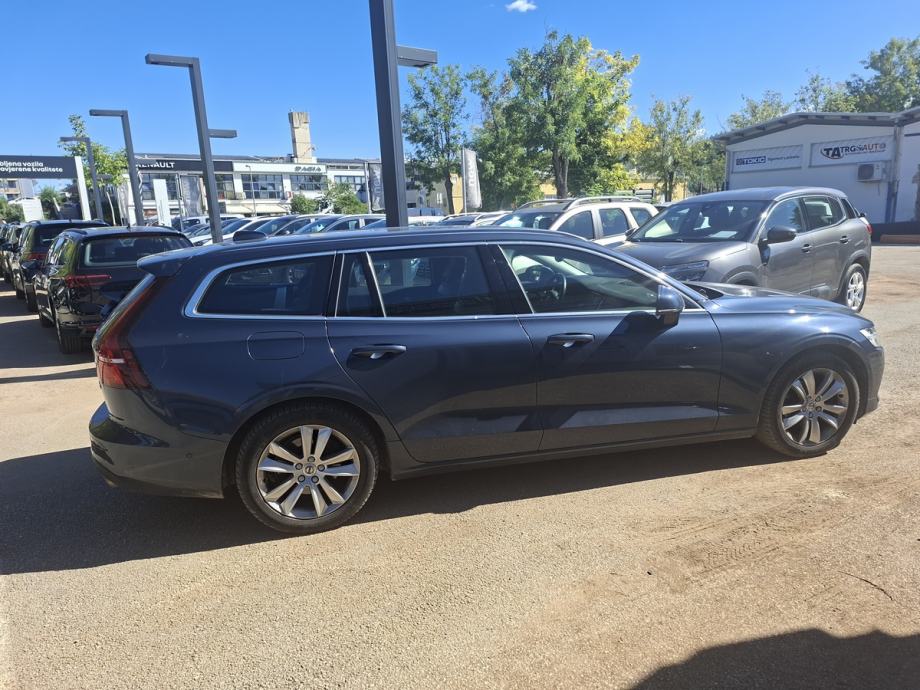 Volvo V60 D3 Momentum, fotografija 2