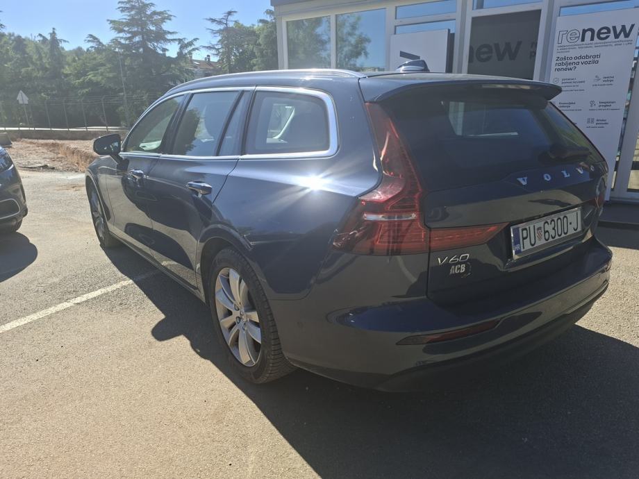 Volvo V60 D3 Momentum, fotografija 4