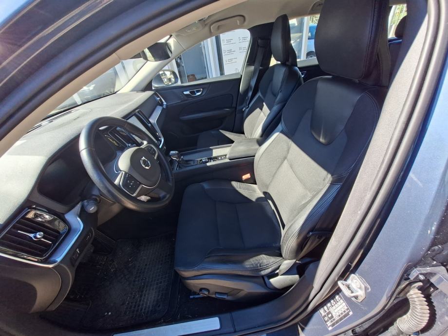 Volvo V60 D3 Momentum, fotografija 9