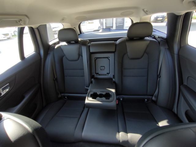 Volvo V60 D3 Momentum, fotografija 13