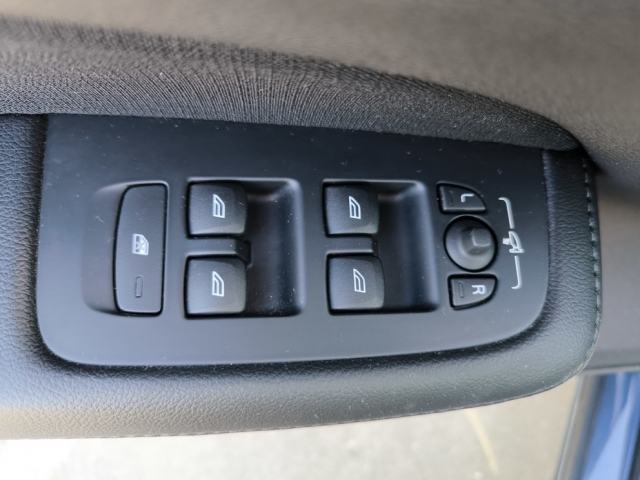 Volvo V60 D3 Momentum, fotografija 18