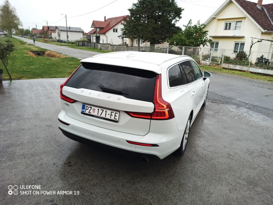 Volvo V60 d3, fotografija 5