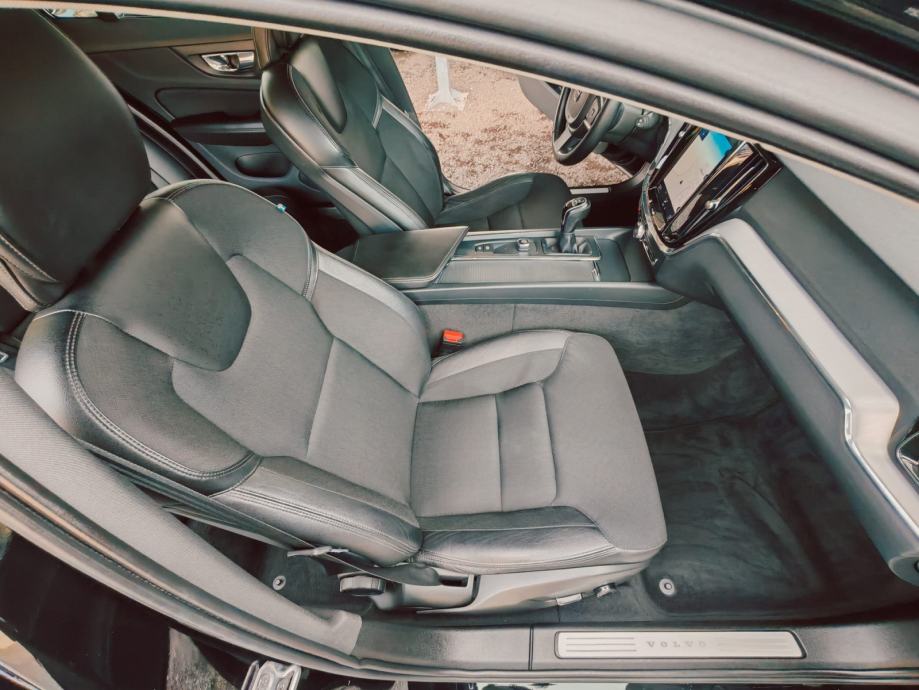 Volvo V60 D3 2.0D 150 ks MOMENTUM,, STANJE NOVO NOVO ❗❗, fotografija 17