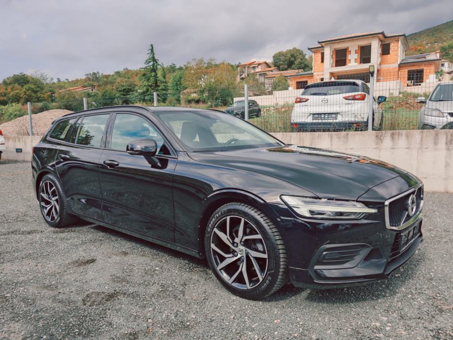 Volvo V60 D3 2.0D 150 ks MOMENTUM,, STANJE NOVO NOVO ❗❗, fotografija 2