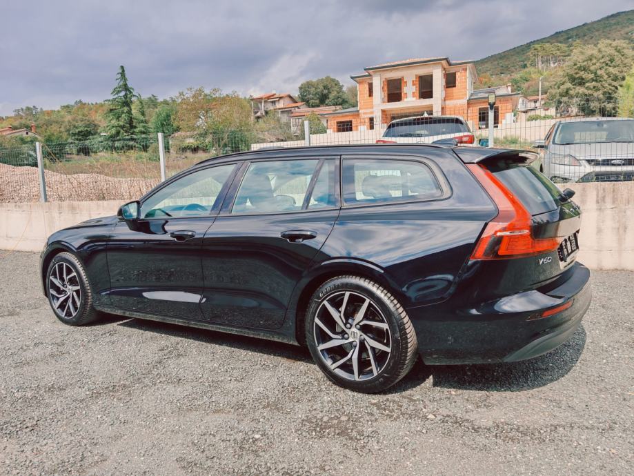 Volvo V60 D3 2.0D 150 ks MOMENTUM,, STANJE NOVO NOVO ❗❗, fotografija 4
