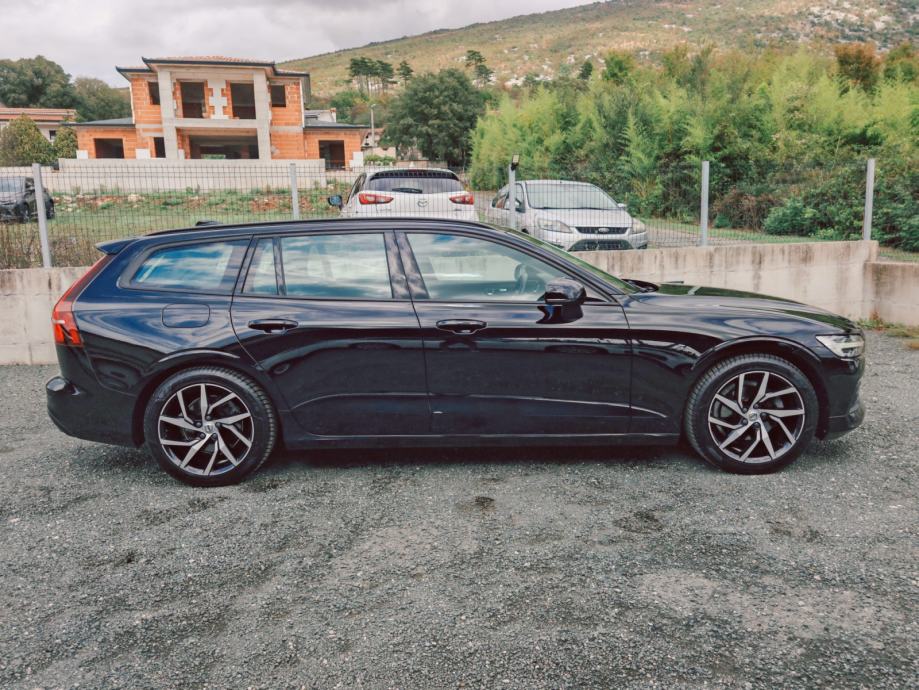Volvo V60 D3 2.0D 150 ks MOMENTUM,, STANJE NOVO NOVO ❗❗, fotografija 5