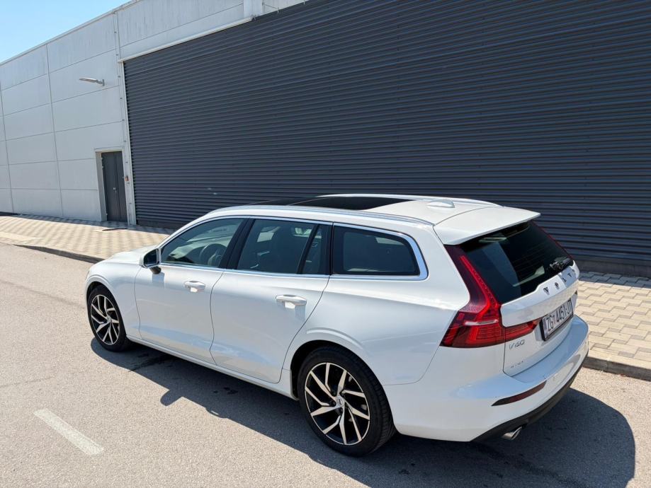VOLVO V60 autom. D4 ODLIČAN, fotografija 5