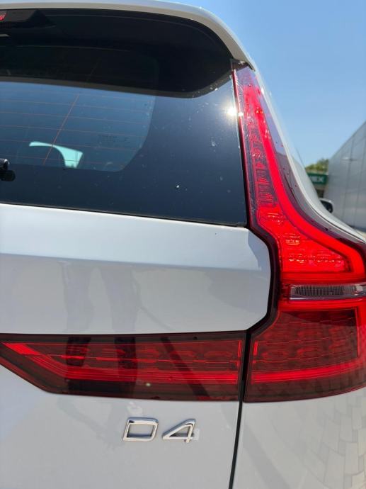 VOLVO V60 autom. D4 ODLIČAN, fotografija 6